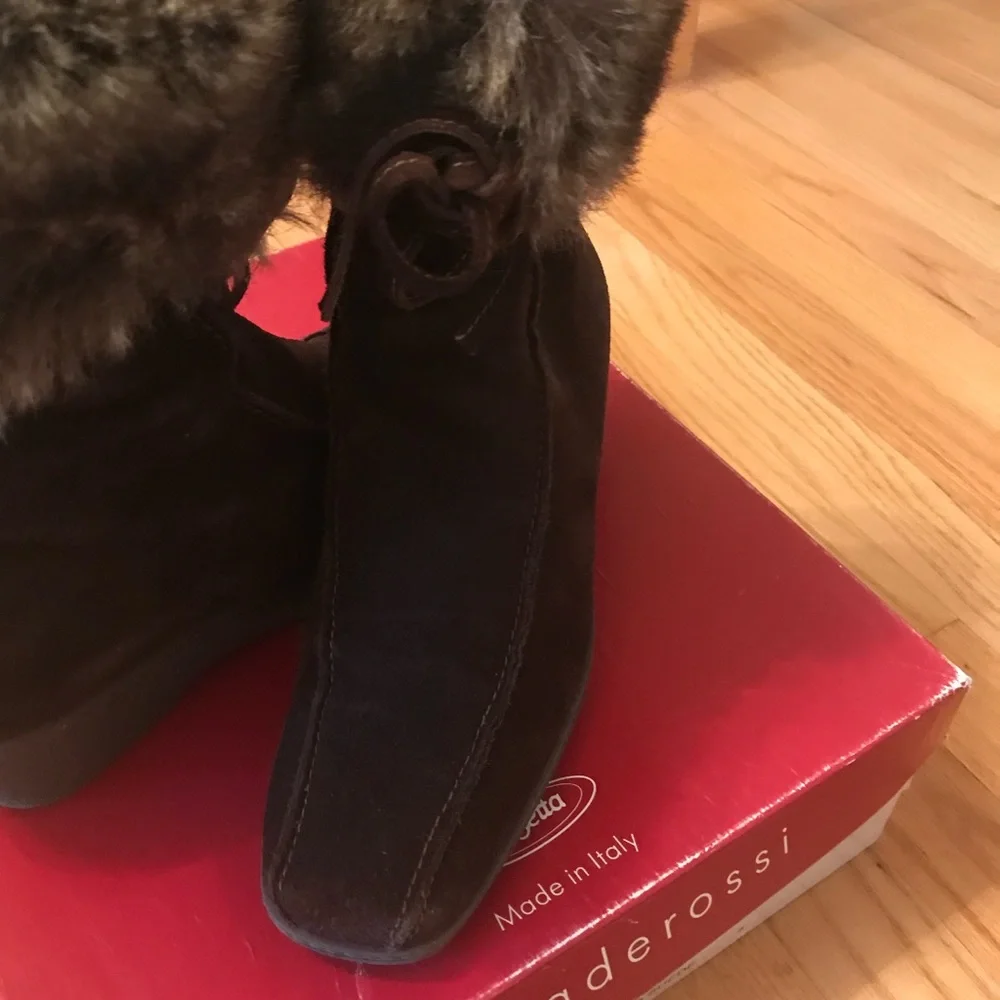 Vintage Y2K Gioia deRossi suede wedge boots with fur